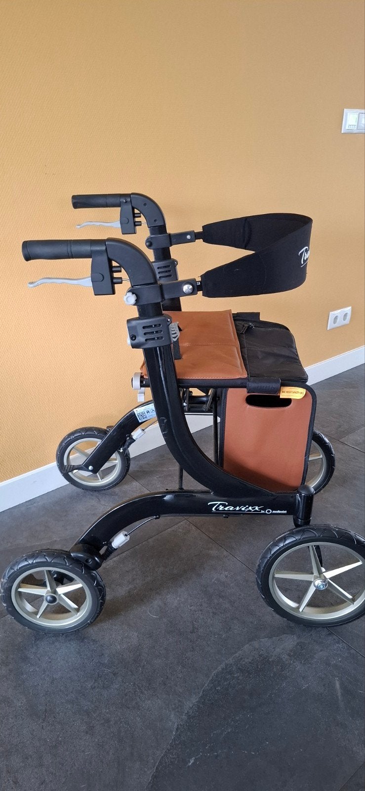 Te koop rollator Travixx, Ophalen, Zo goed als nieuw