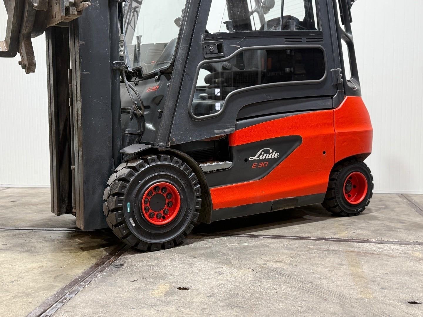 Linde E30 Triplex Rotator 1600UUR! Nieuwe banden HL1226, Zakelijke goederen, Machines en Bouw | Heftrucks en Intern transport