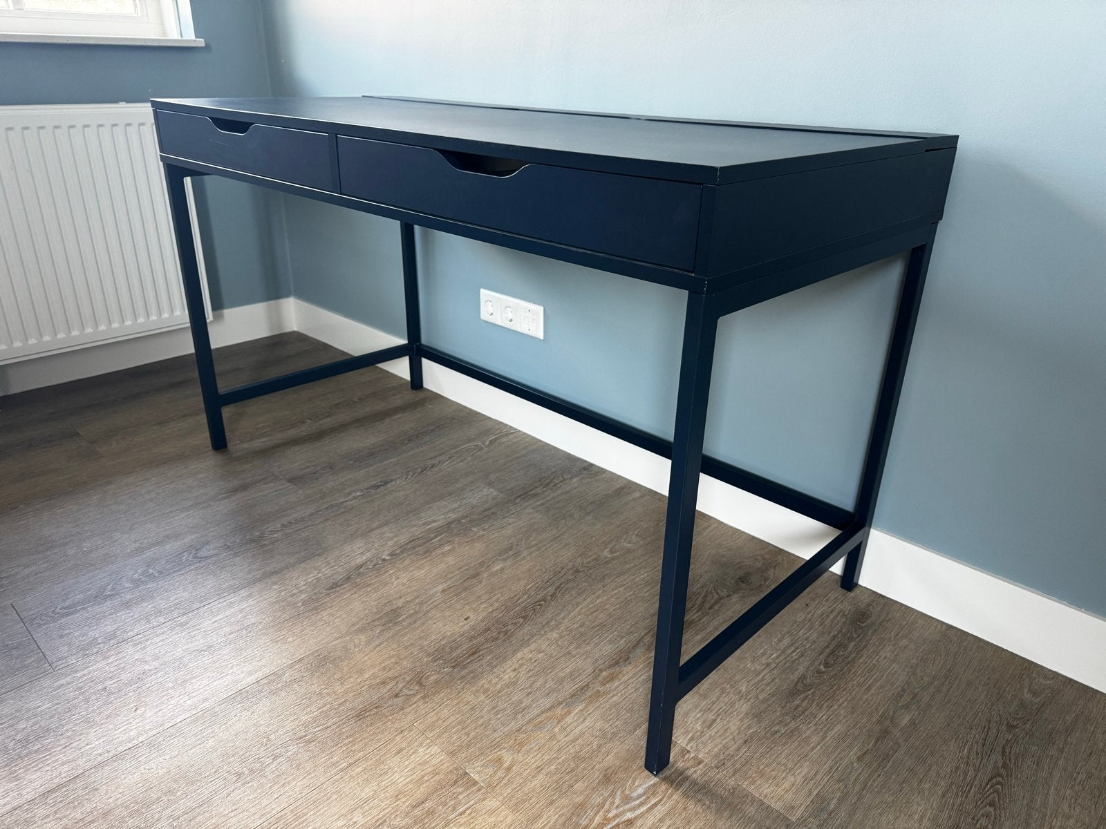IKEA Alex bureau - Donkerblauw (L132x58x76), Huis en Inrichting, Ophalen, Gebruikt, Met lades, Spaanplaat of MDF