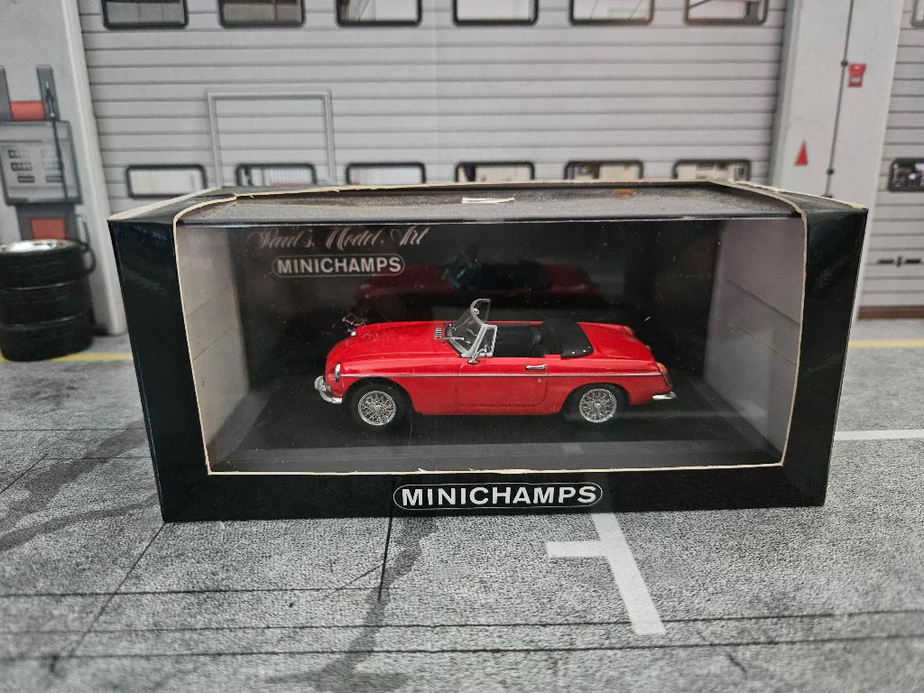 Minichamps MG B Cabriolet 1962 1/43 in ovp, Hobby en Vrije tijd, Modelauto's | 1:43, Ophalen of Verzenden, Zo goed als nieuw, Auto