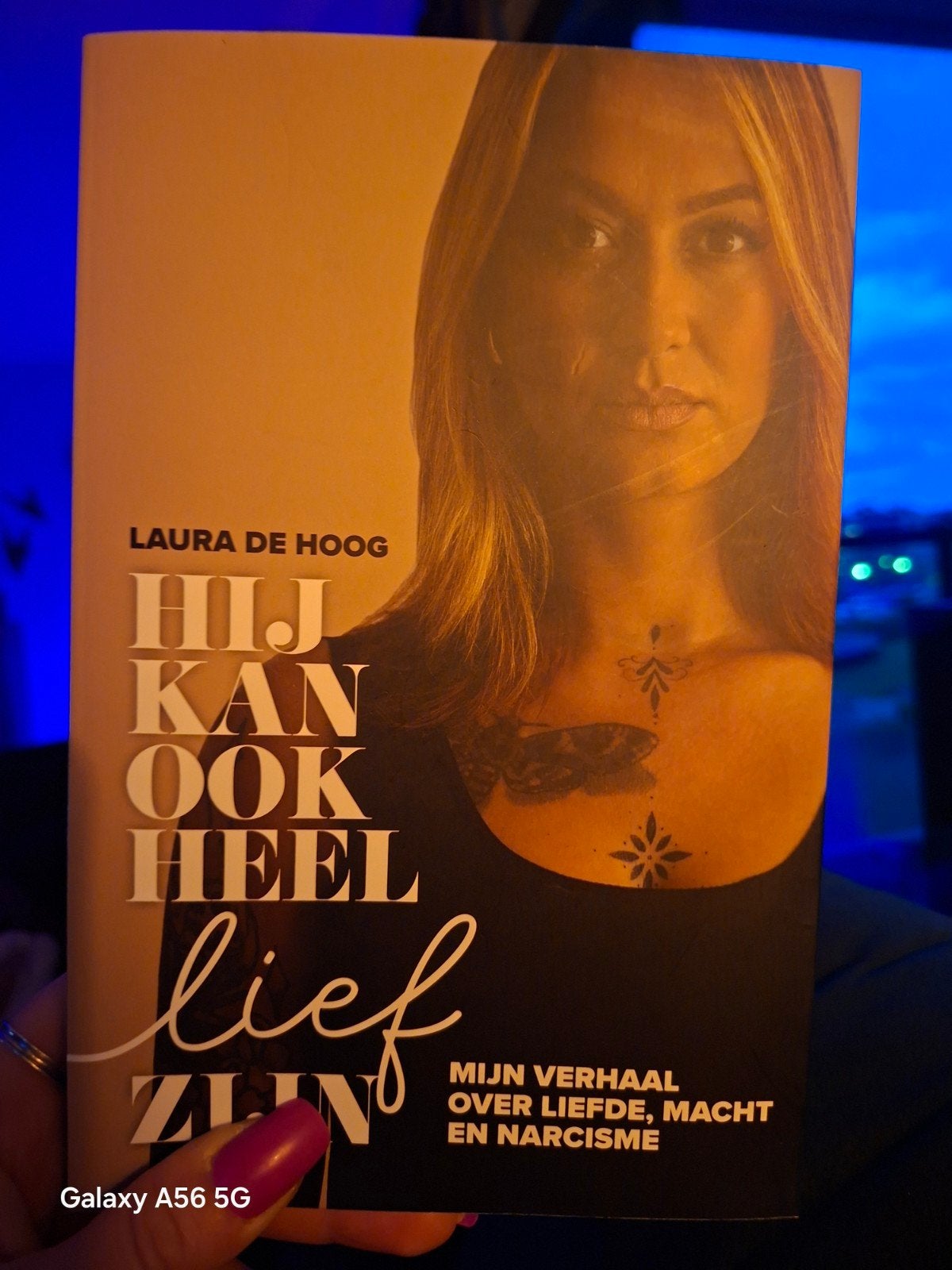 Hij Kan Ook Heel Lief Zijn - Laura de Hoog (155 pagina's), Ophalen of Verzenden, Gelezen, Laura de Hoog, Nederland