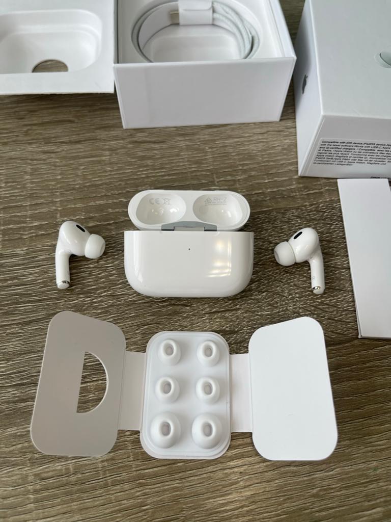 AirPods Pro 2 (2e generatie) - Gloednieuw en Geseald, Ophalen of Verzenden, Nieuw, Overige merken, Draadloos