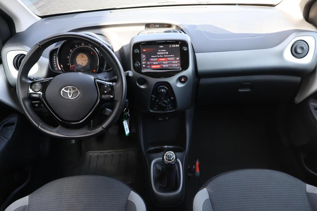 Toyota Aygo 1.0 VVT-i x-play 1e Eigenaar | Dealer Onderh | B, Voorwielaandrijving, Stof, Gebruikt, Euro 6