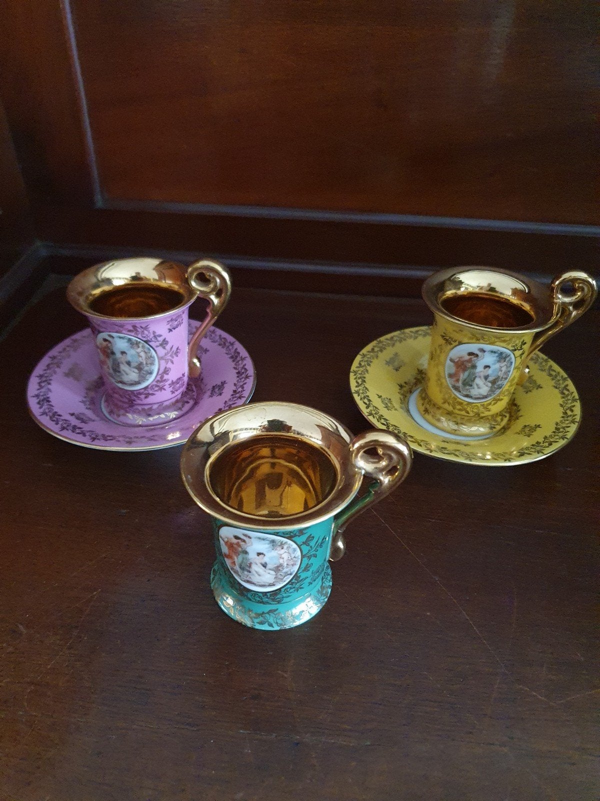 Set van 3 Vintage Porseleinen Espresso Kopjes met Schotels, Antiek en Kunst, Ophalen of Verzenden