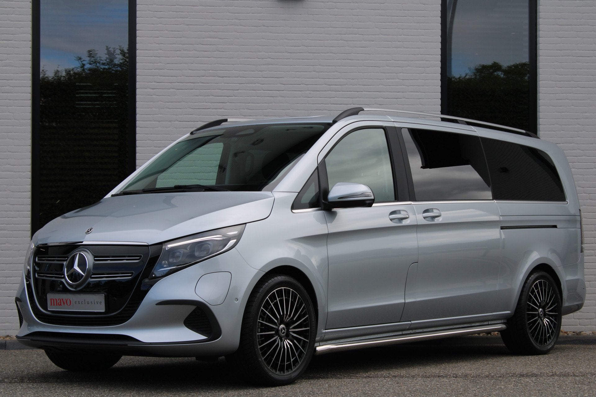 Mercedes-Benz EQV 300 L3 / Extra Lang / 7-Persoons / 2x Elec, Auto's, Dealer onderhouden, Gebruikt, Met garantie (alle), 2535 kg