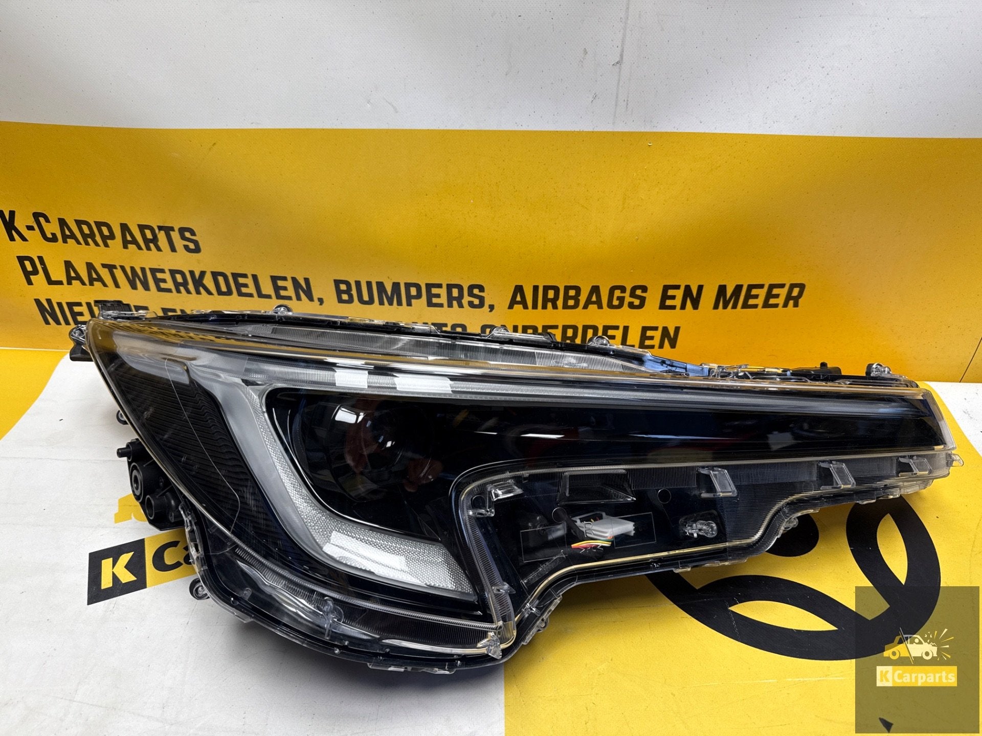 TOYOTA COROLLA E21 Facelift Koplamp Rechts 22- 81150-02X10