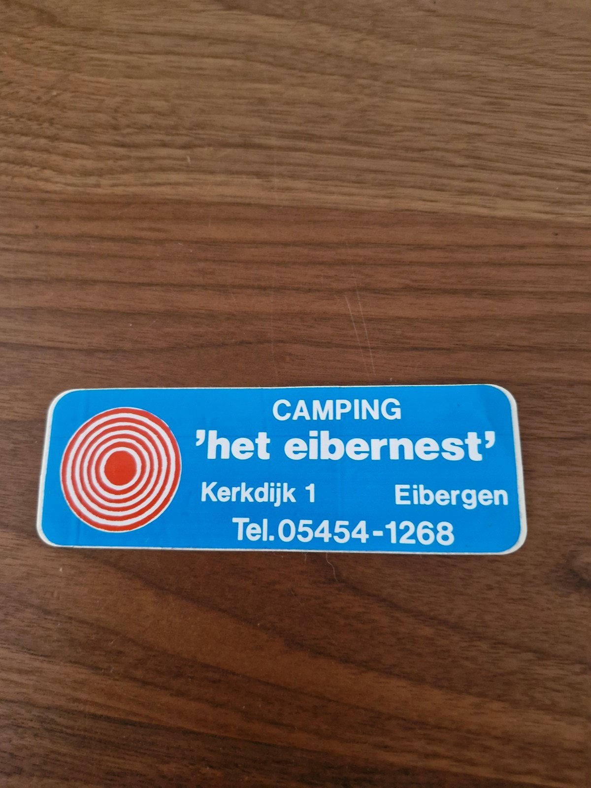 304 Vintage Sticker Camping 'Het Eibernest' Eibergen, Ophalen of Verzenden, Zo goed als nieuw