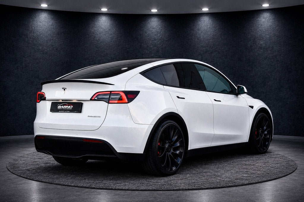 Tesla Model Y Performance AWD 75 kWh 535PK Autopilot|Pano, Automaat, Gebruikt, 1885 kg, Met garantie (alle)