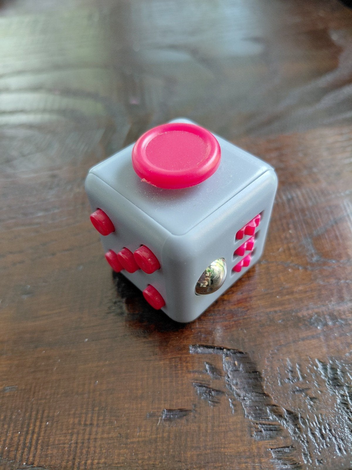 Stresskubus / Fidget Cube - Grijs met rood, Verzamelen, Ophalen of Verzenden, Nieuw