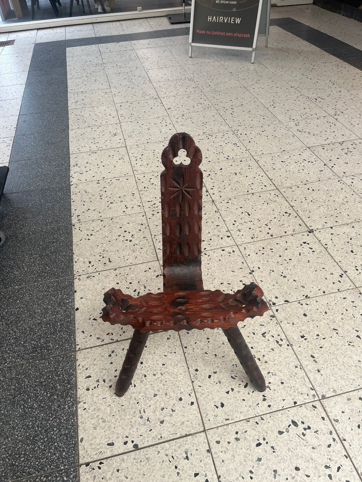 Unieke handgesneden houten kruk/stoel, Verzenden