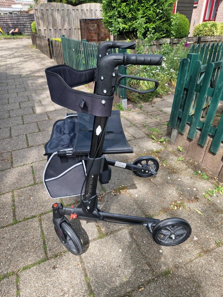 Rollator, zwart, goede staat, Ophalen