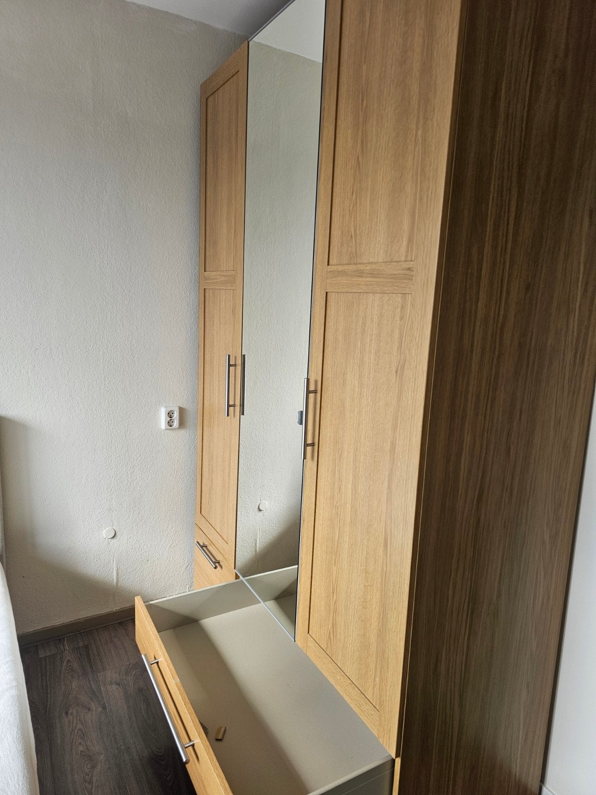 Kledingkast met spiegel en lades - Zo goed als nieuw, Gebruikt, 100 tot 150 cm, 200 cm of meer, Modern