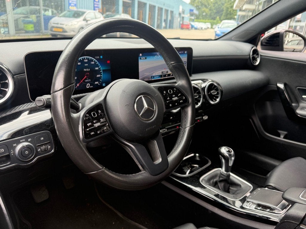 Mercedes-benz A-KLASSE 180 BUSINESS SPORT AIRCO NAVI PDC-CAM, Voorwielaandrijving, 136 pk, Gebruikt, Euro 6