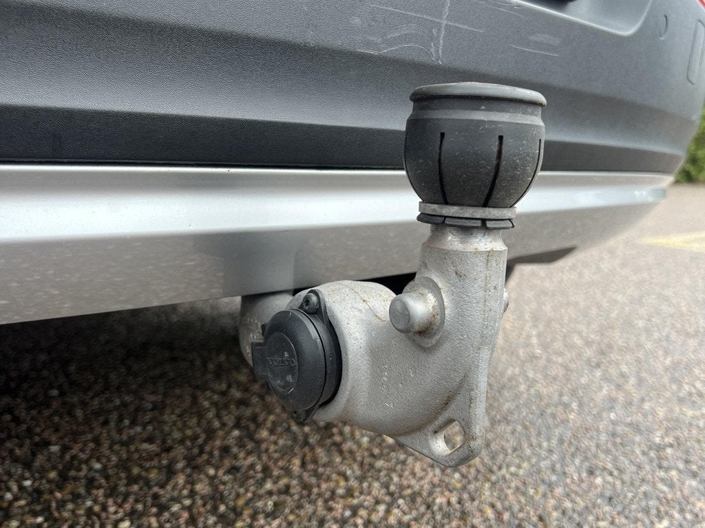 Volvo XC40 T5 Twin Engine Momentum Pro Aut., Auto's, Volvo, 1712 kg, Leder en Stof, Zwart, Hybride Elektrisch/Benzine