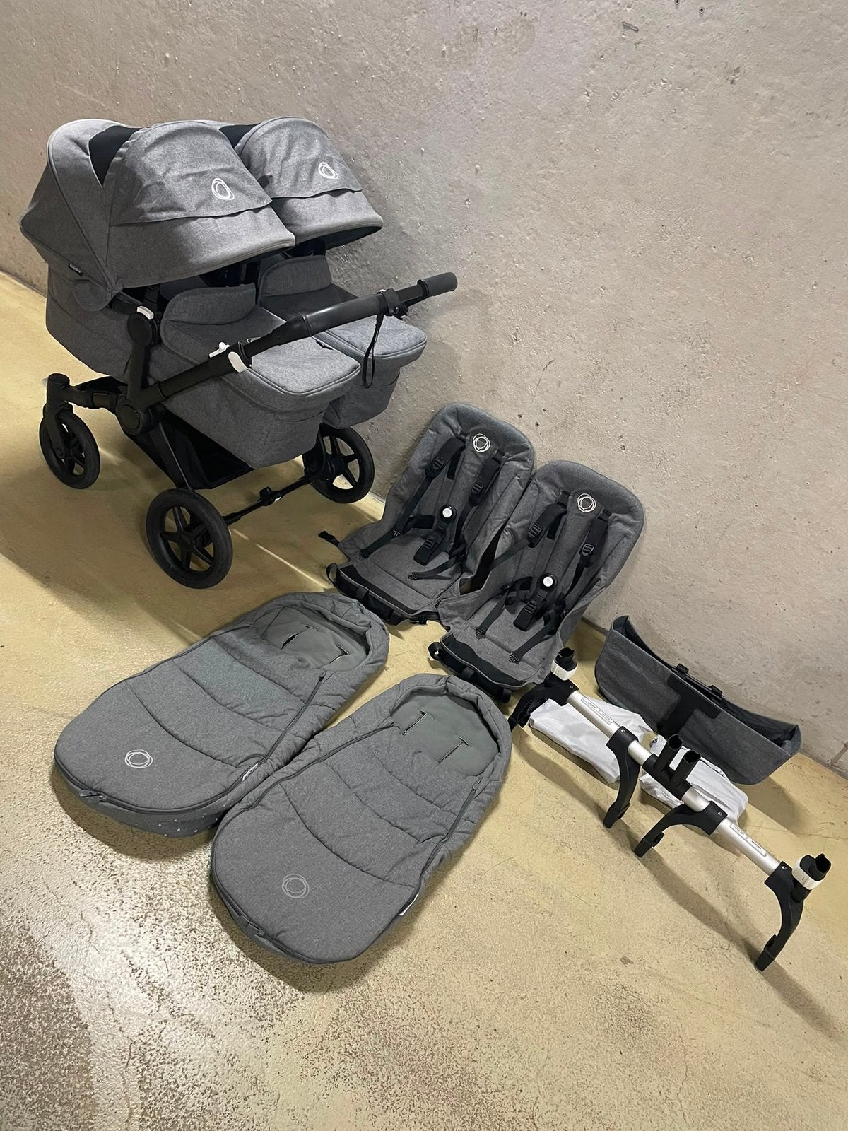 Bugaboo donkey 5 Twin grijs, Support@bugaboo.com, Bugaboo, Ophalen of Verzenden, Zo goed als nieuw