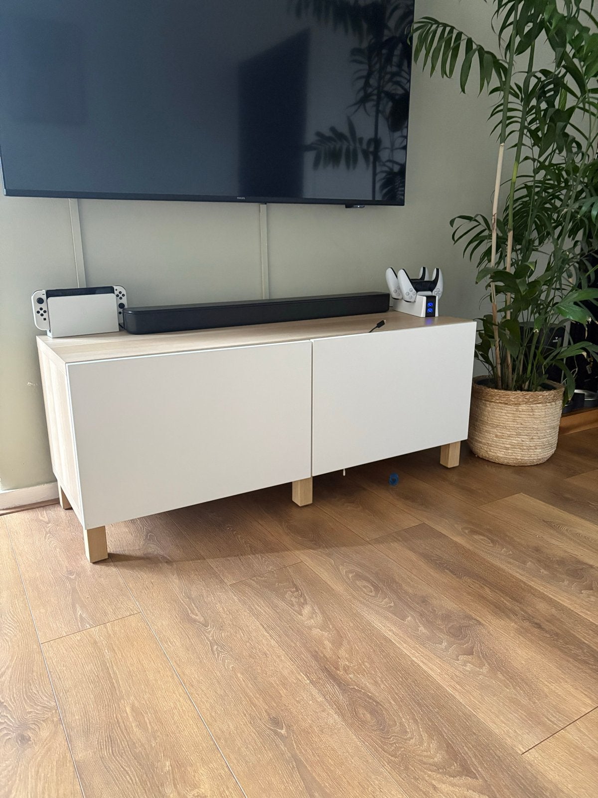 TV-meubel (besta + pootjes) - Zo goed als nieuw, Ophalen, 100 tot 150 cm, Zo goed als nieuw, Minder dan 100 cm