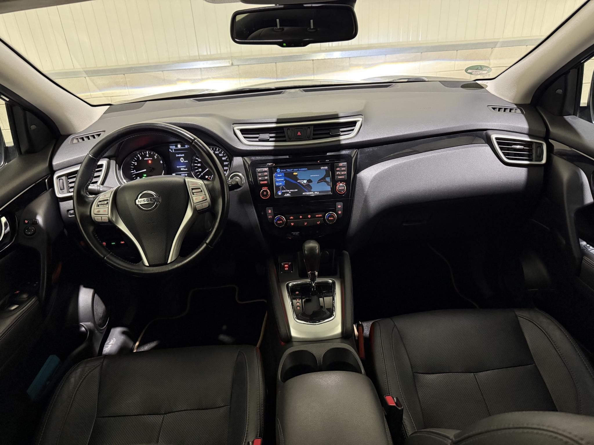 Nissan Qashqai 1.2 Tekna PANO/360cam/Elek.stoel, Auto's, Gebruikt, 4 cilinders, Bruin, 116 pk