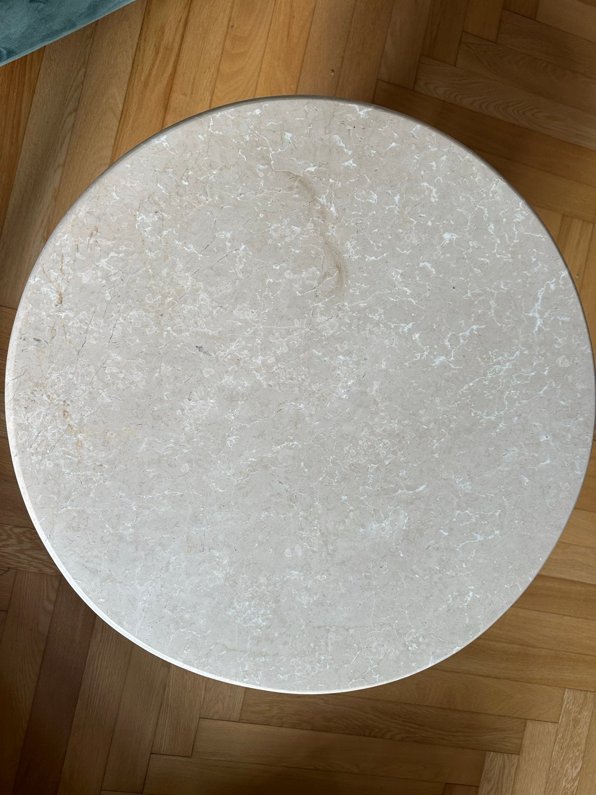 Ronde salontafel met marmeren blad en houten poten, Ophalen, Rond, 50 tot 100 cm, Zo goed als nieuw