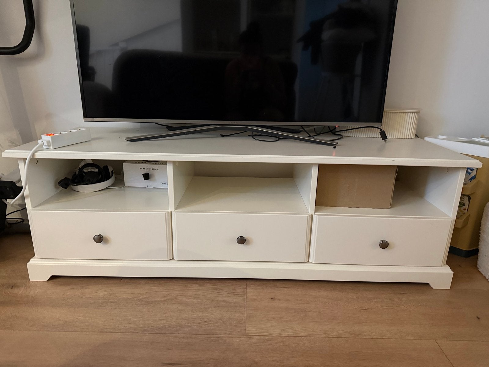 Crèmekleurig TV-meubel met lades en open vakken, Ophalen, Gebruikt, 100 tot 150 cm, Minder dan 100 cm