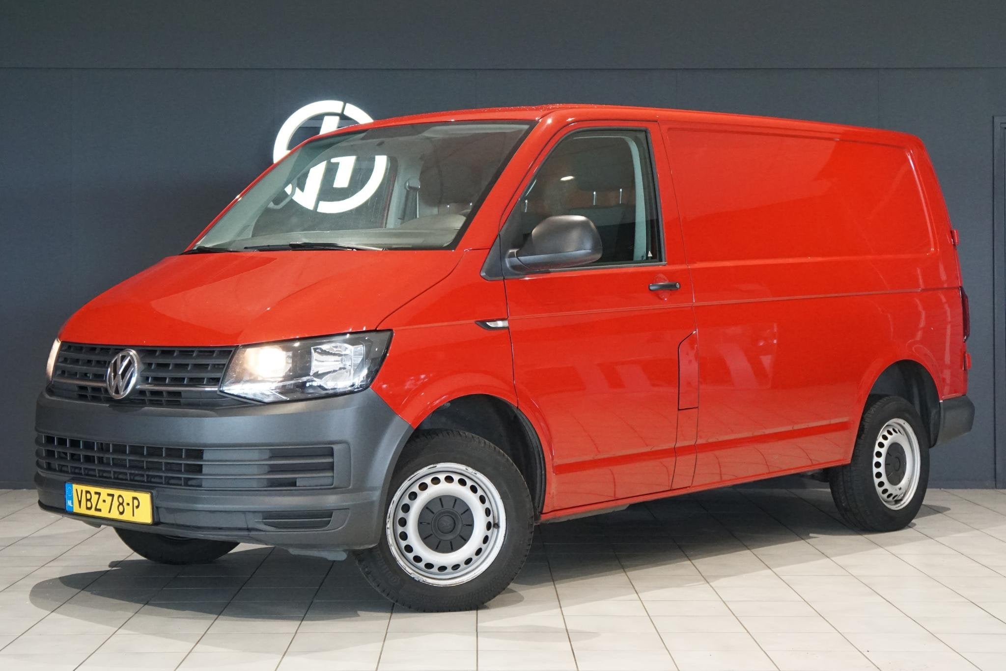 Volkswagen Transporter 2.0 TDI L1H1 Comfortline EURO 6 + TRE, Voorwielaandrijving, Stof, Gebruikt, 4 cilinders