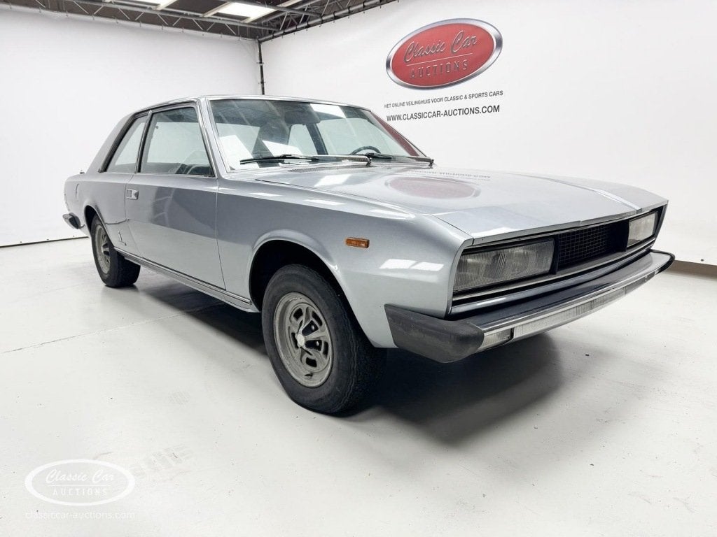 Fiat 130 Coupe - ONLINE AUCTION, Auto's, Oldtimers, Bedrijf, Fiat, Benzine, Automaat, Zilver of Grijs