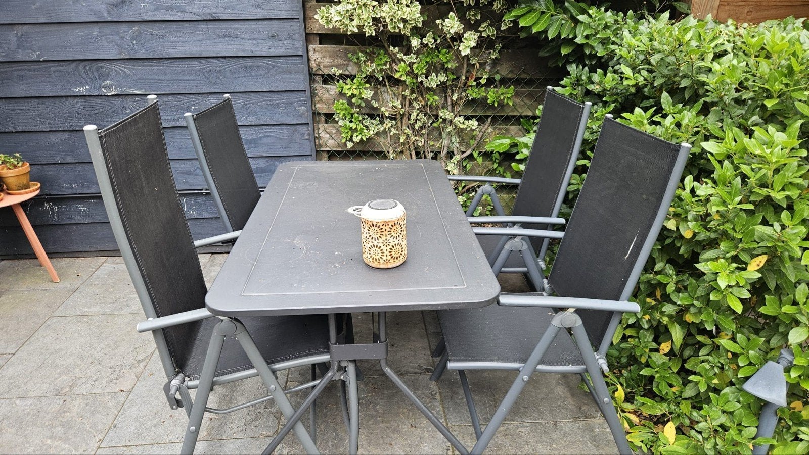 Tafel met Verstelbare tuinstoel, inklapbaar, grijs, Tuin en Terras, Tuinstoelen, Ophalen of Verzenden, Gebruikt, Metaal, Verstelbaar