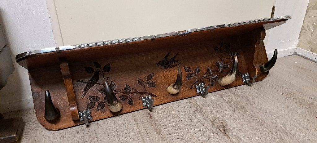 te koop houten bruine antieke kapstok met hoorns en haken, Wandkapstok, Ophalen of Verzenden, Zo goed als nieuw, Minder dan 100 cm