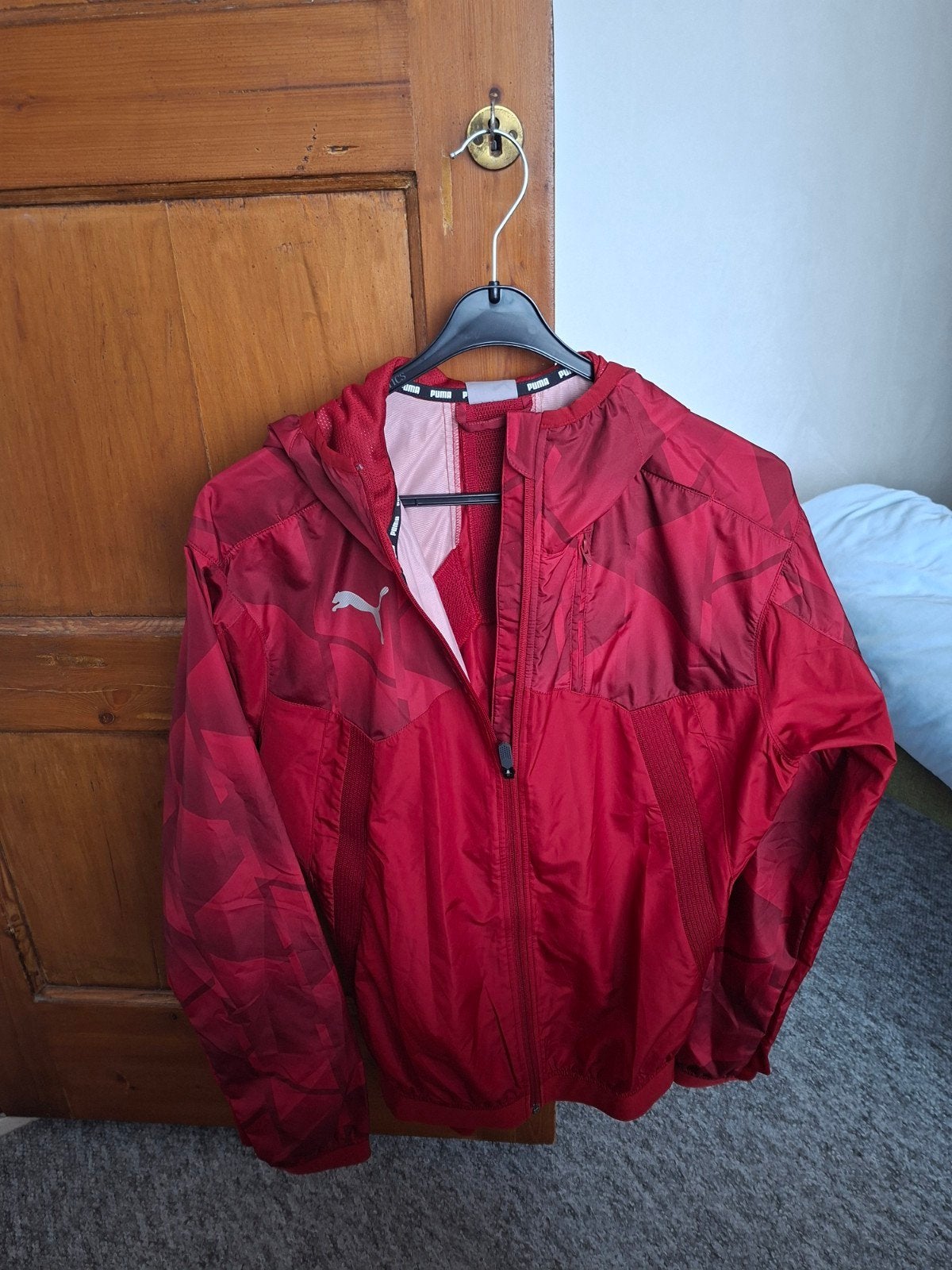 Puma VENT THERMO-R hardloopjack nieuw, Kleding | Heren, Jassen | Zomer, Puma, Maat 48/50 (M), Ophalen of Verzenden, Zo goed als nieuw