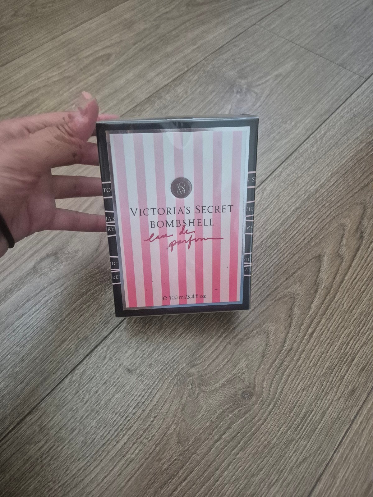 Victoria's Secret Bombshell Eau de Parfum 100ml Geseald, Sieraden, Tassen en Uiterlijk, Uiterlijk | Parfum, Ophalen of Verzenden