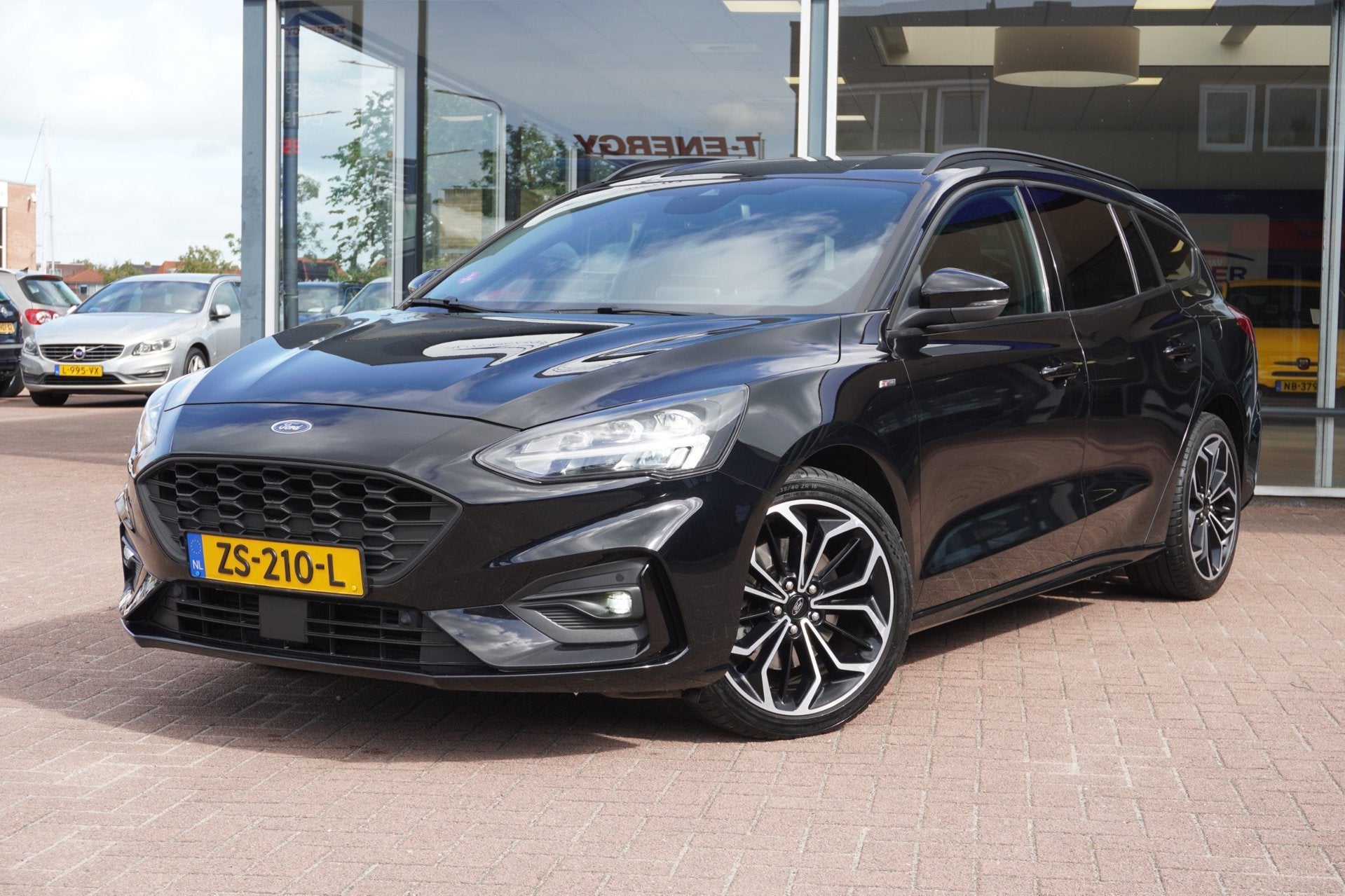 Ford Focus Wagon 1.0 EcoBoost ST Line Business | Handgeschak, Auto's, Dealer onderhouden, Gebruikt, Zwart, Origineel Nederlands