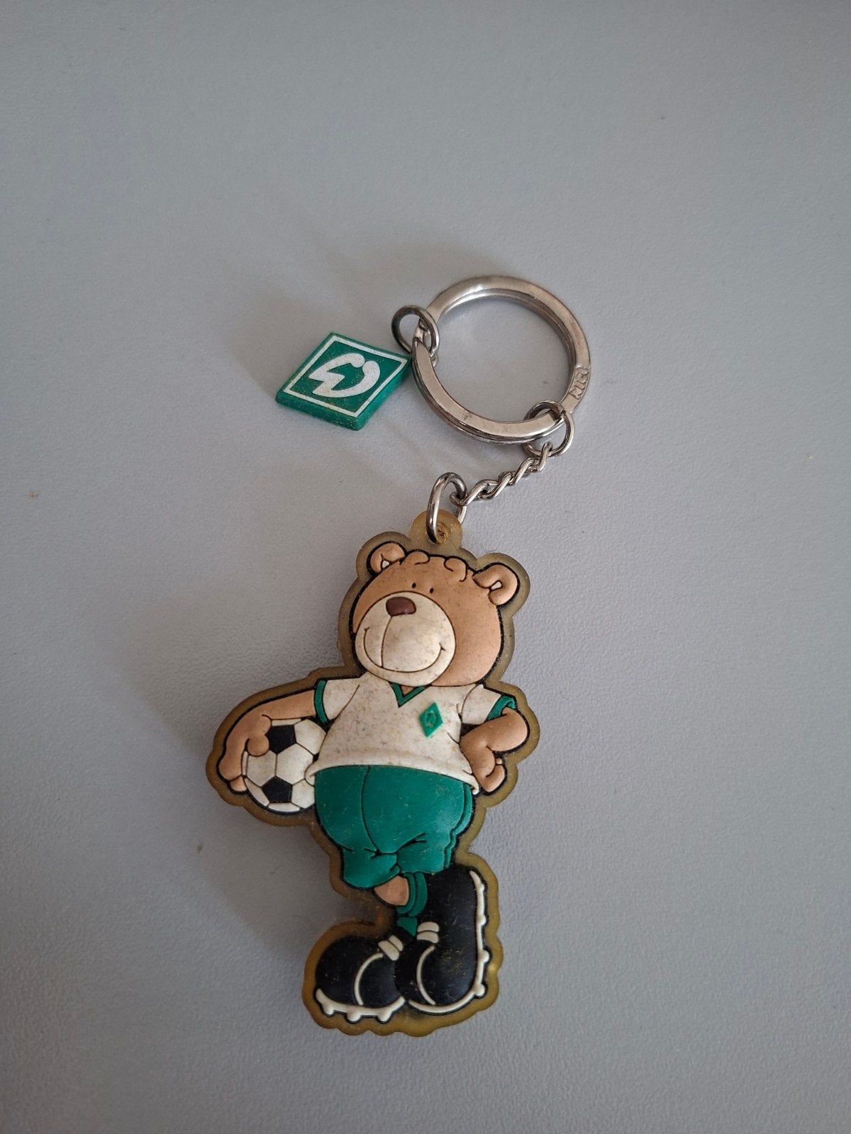 Leuke Werder Bremen voetbalbeer sleutelhanger, Verzamelen, Ophalen of Verzenden, Gebruikt, Sport