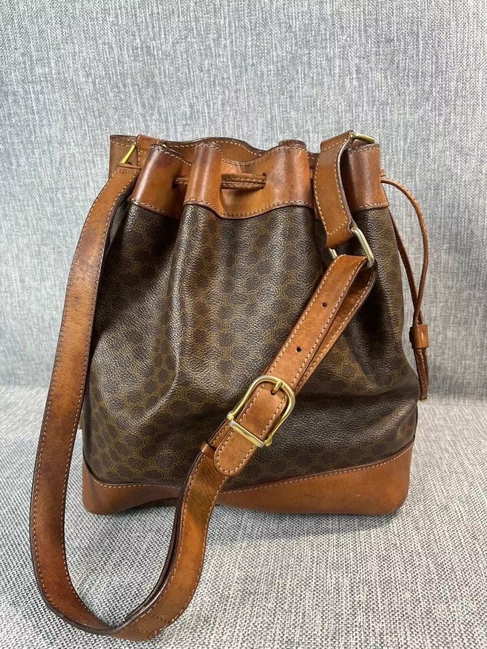 Celine bucket macadame, Ophalen of Verzenden, Gebruikt, Bruin, Schoudertasje