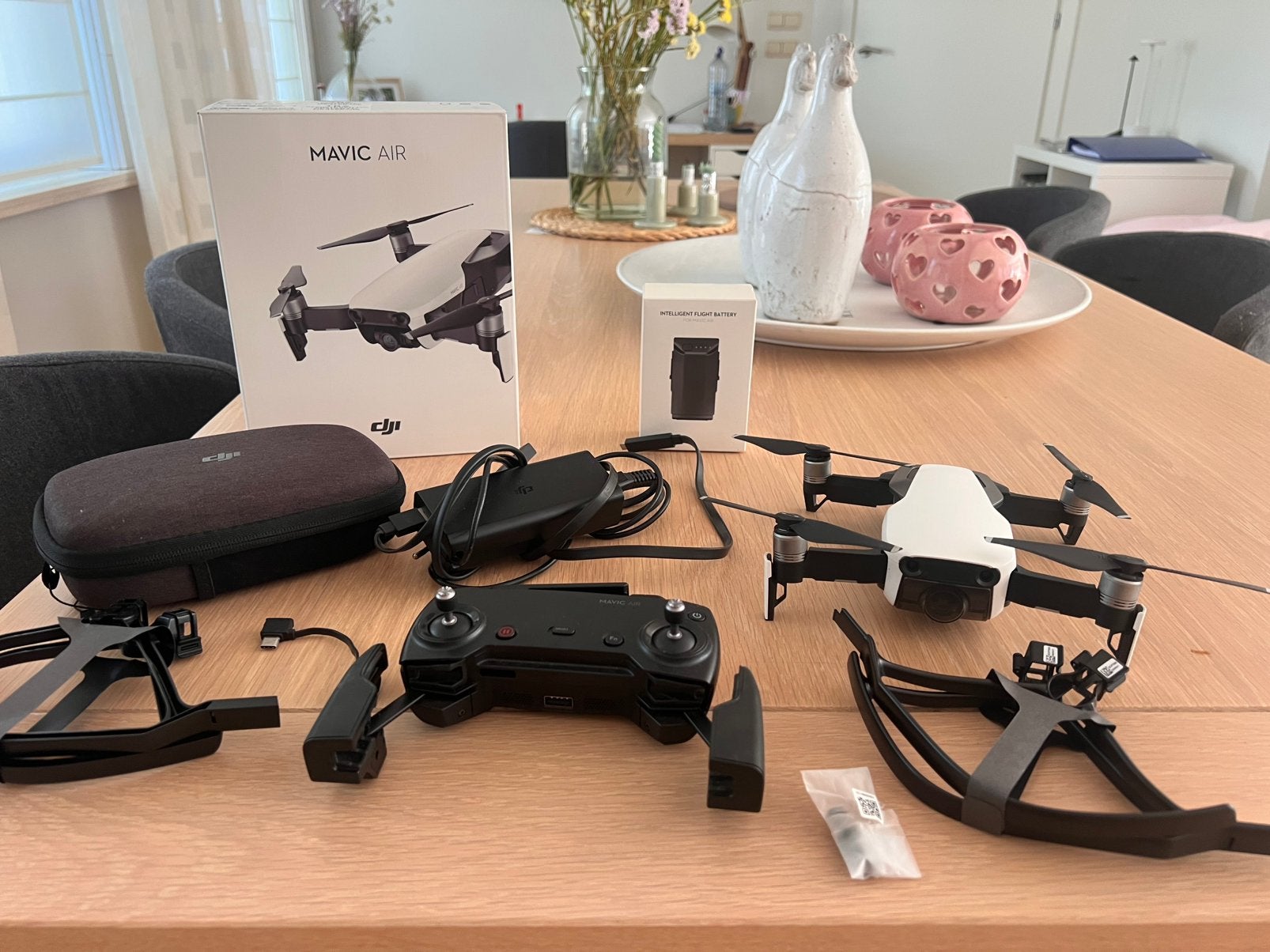 DJI Air - NIEUWSTAAT, 250 tot 900 gram, Cameradrone, Gimbal (camerastabilisatie), Zo goed als nieuw