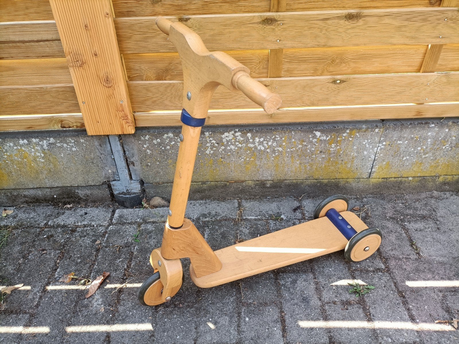 Mooie stevige houten step van Broem., Ophalen
