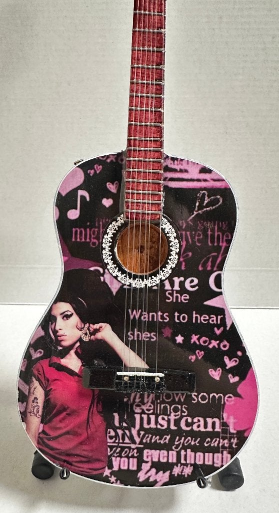 Amy Winehouse miniatuur gitaat 25cm mini guitar decoratie, Info@deconoord.nl, Deco Noord, Nieuw, Ophalen of Verzenden