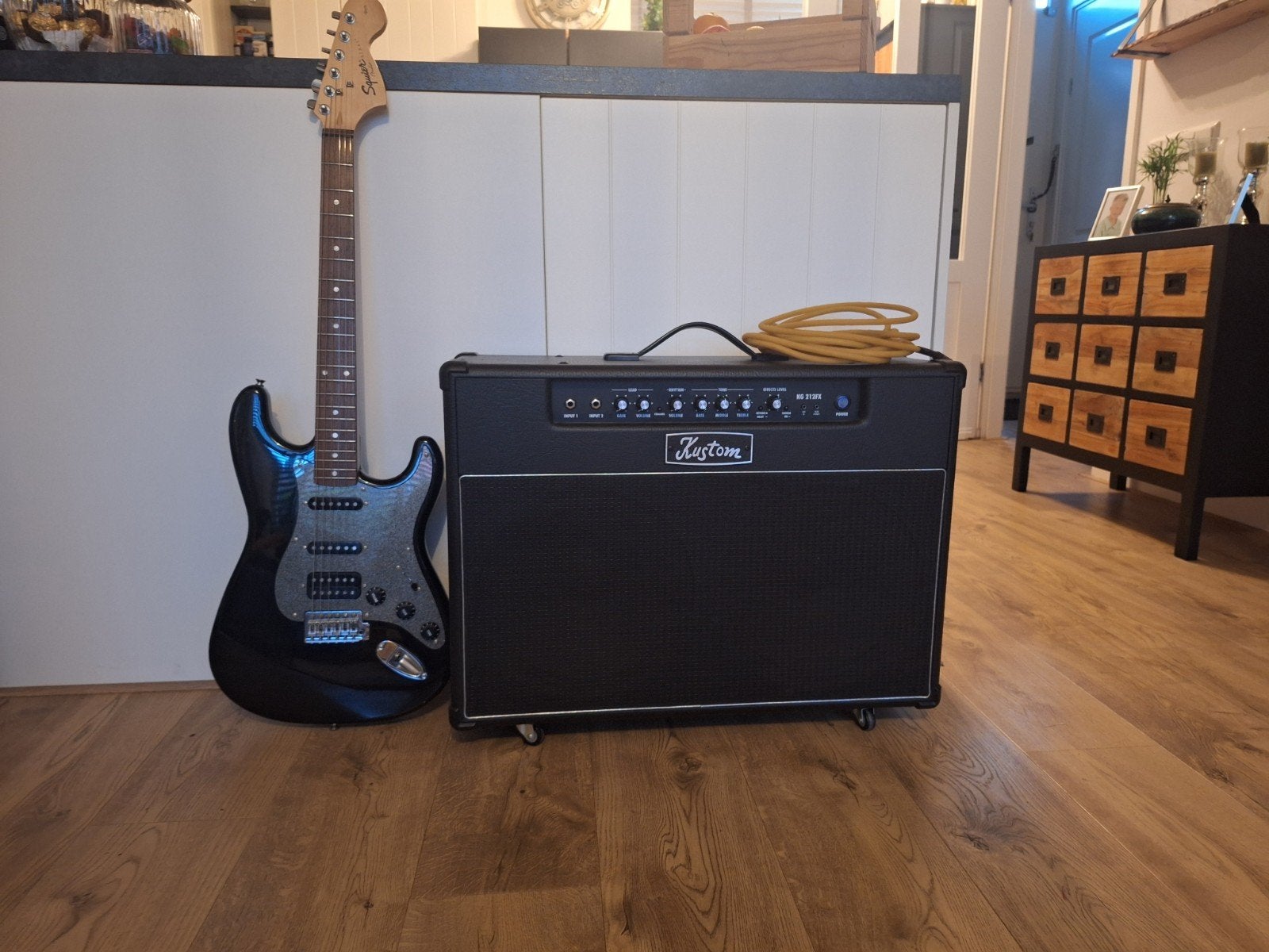 Fender Squier Gitaar met Kustom Versterker en Kabel, Muziek en Instrumenten, Ophalen of Verzenden