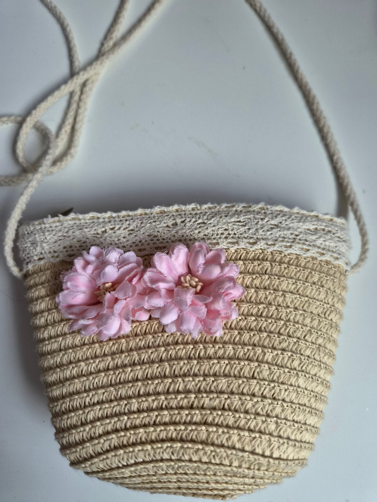 rieten tasje met roze bloemen, Ophalen of Verzenden, Zo goed als nieuw, Beige, Schoudertasje
