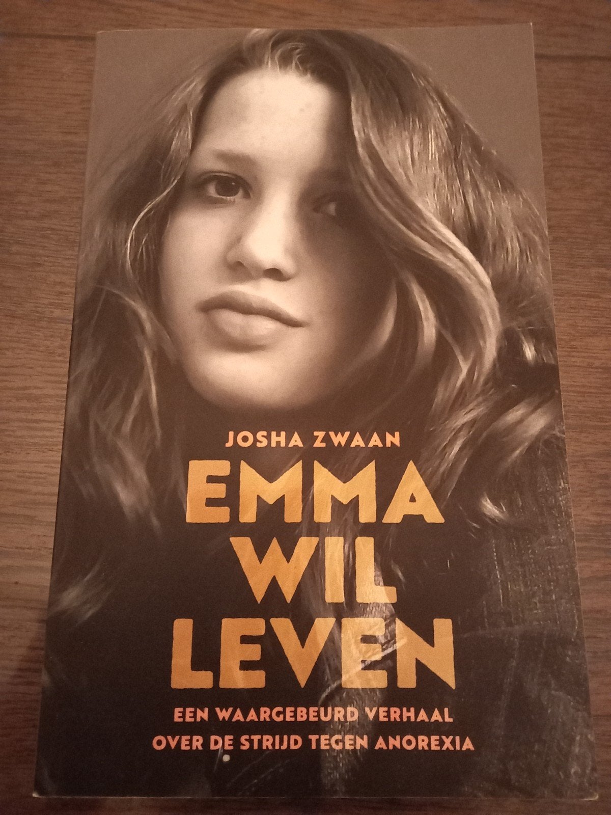 Josha Zwaan - Emma wil leven m10, Boeken, Ophalen of Verzenden, Zo goed als nieuw, Josha Zwaan