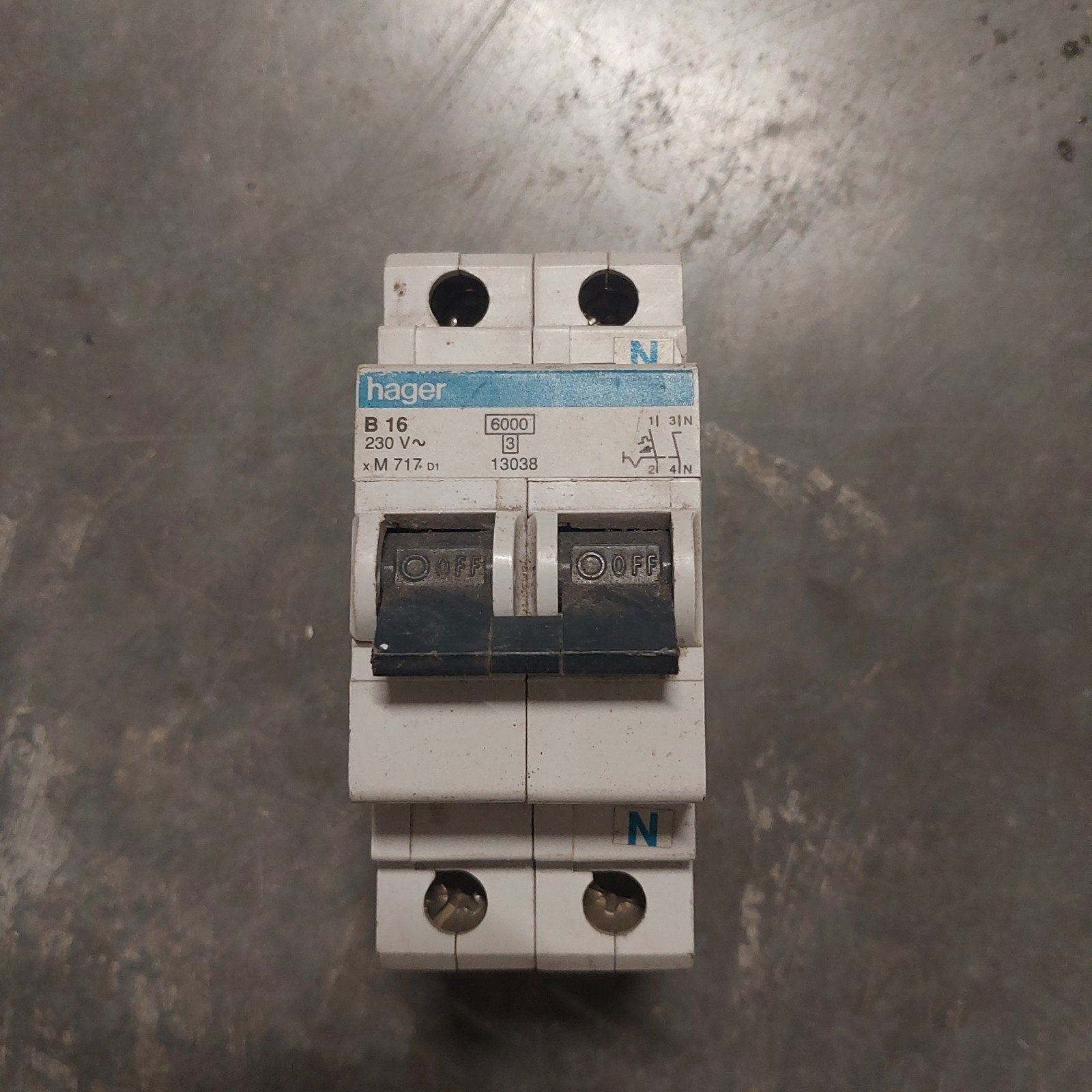 Hager automaat B16 automaat, Verzenden