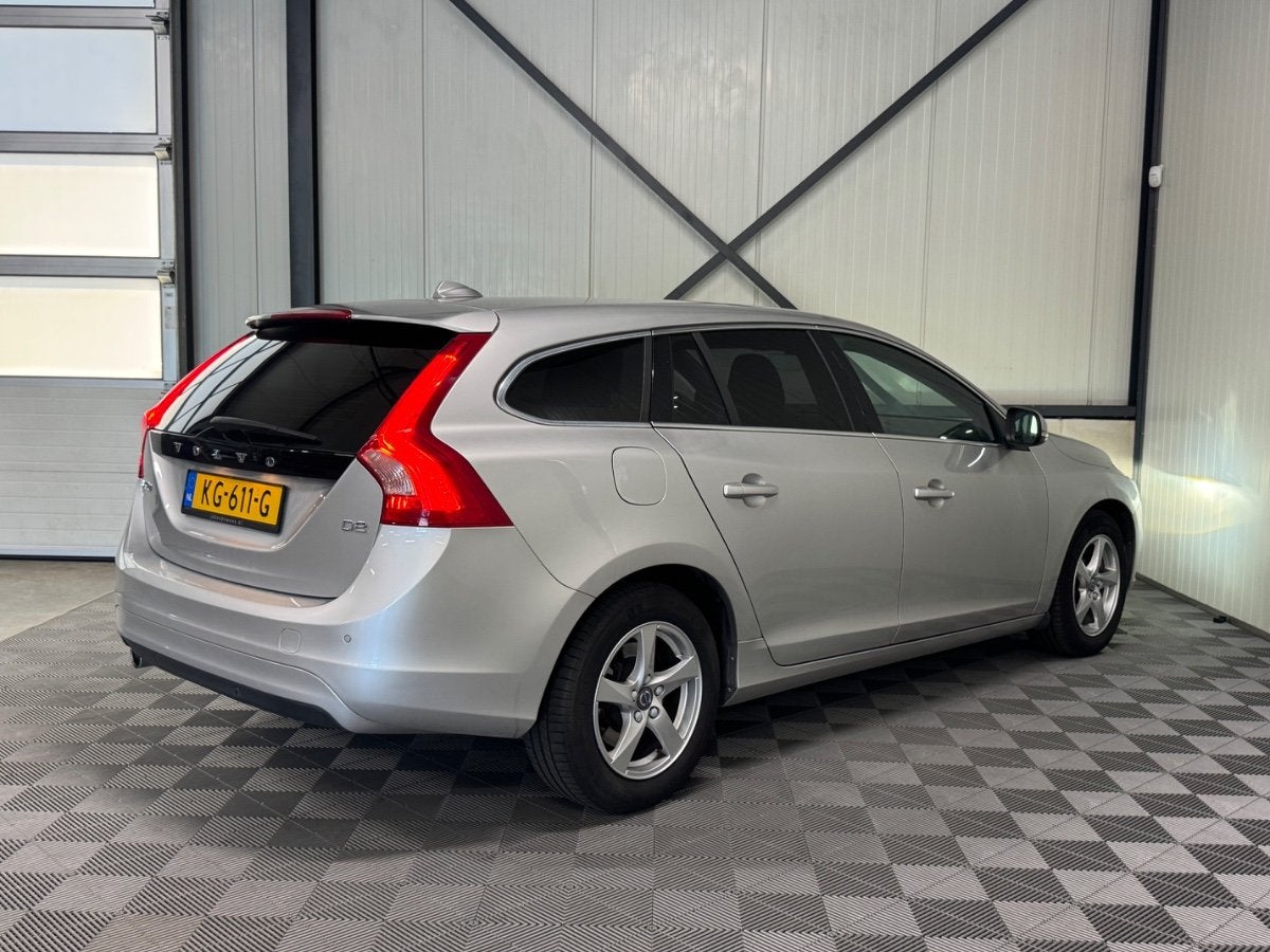 Volvo V60 2.0 D2 | Nordic+ | Airco-Ecc | Cruise | Navi, Auto's, Volvo, Voorwielaandrijving, Gebruikt, Euro 6, 4 cilinders