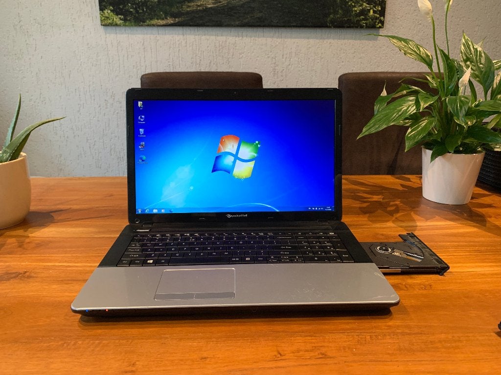 Nette 17,3 inch PB Dual core Windows 7 laptop. Accu werkt, Amd e-300, 2 tot 3 Ghz, Qwerty, Ophalen of Verzenden