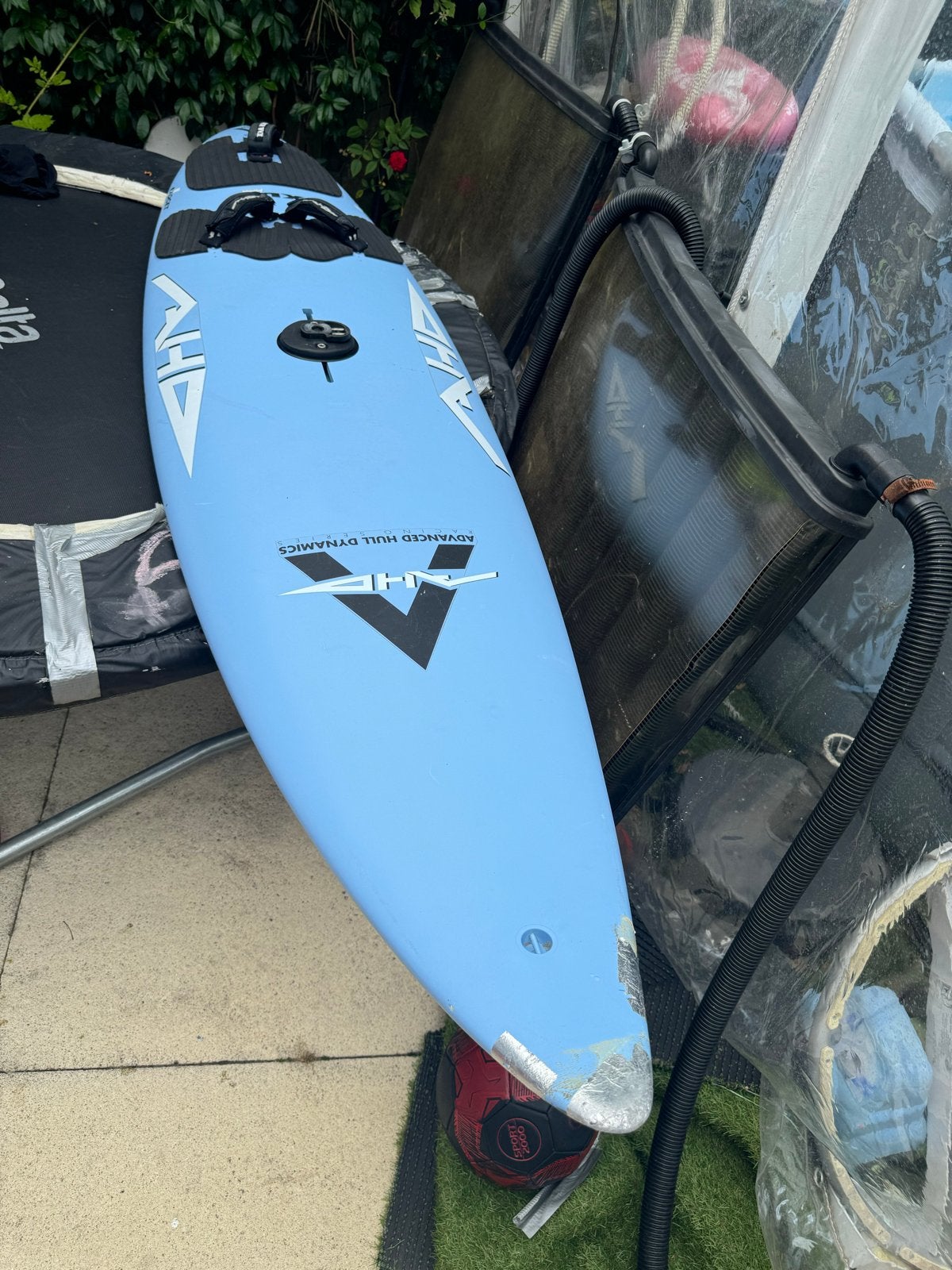 AHD Windsurfplank - Goede staat, Watersport en Boten, Windsurfen, Overige merken, Met voetbanden, Gebruikt, Minder dan 250 cm