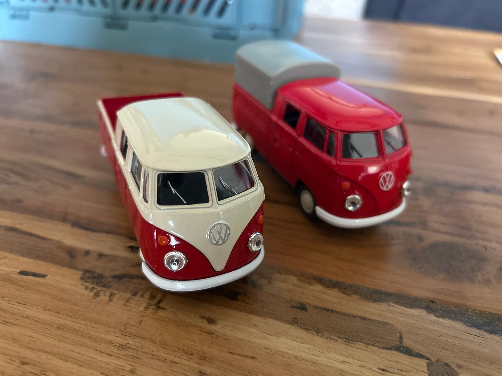Set van 2 Volkswagen T1 Pick-up modelauto's, Ophalen of Verzenden, Zo goed als nieuw