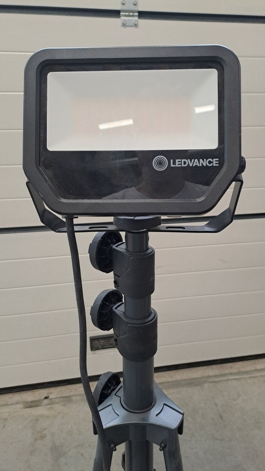 Ledvance LED Bouwlamp 50W met Schneider Electric Statief, Met statief, Ophalen of Verzenden, Zo goed als nieuw, Lamp met armatuur