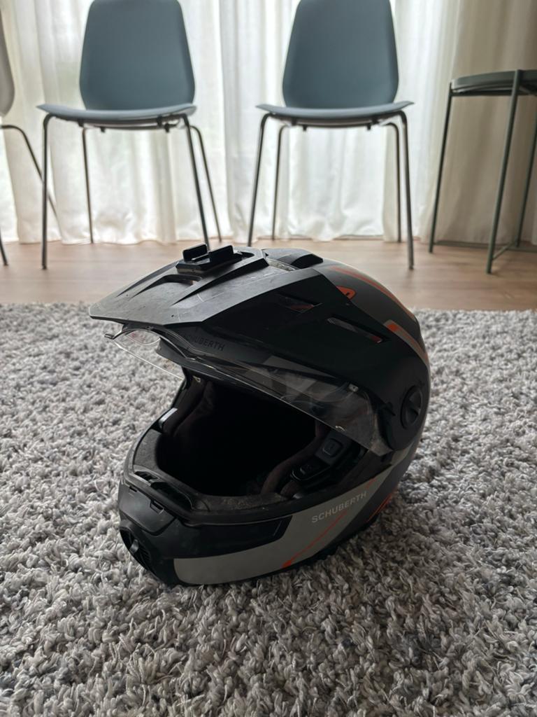 Schuberth E1 Systeemhelm Maat M met Sena SC10UA, Motoren, Overige merken, M, Systeemhelm, Heren