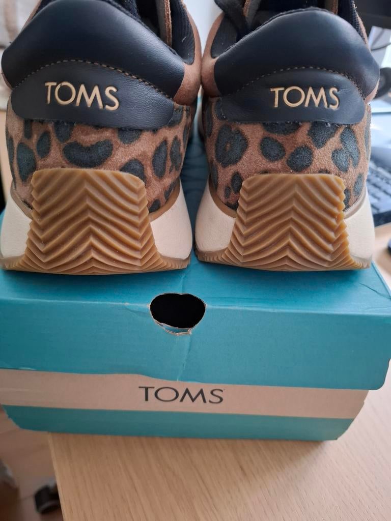 Nieuwe Toms sneakers bruin met leopard print - Maat 43,5, Bruin, Nieuw, Ophalen of Verzenden, Sneakers of Gympen