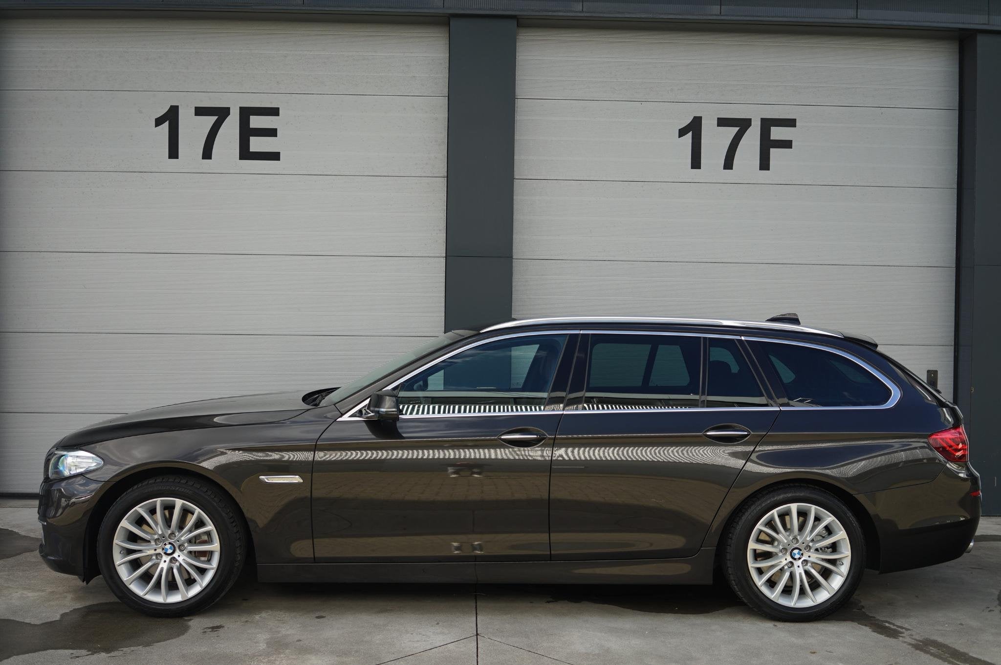 BMW 5-serie Touring 535xi Luxury Edition, Auto's, BMW, Automaat, Stof, Gebruikt, Euro 6
