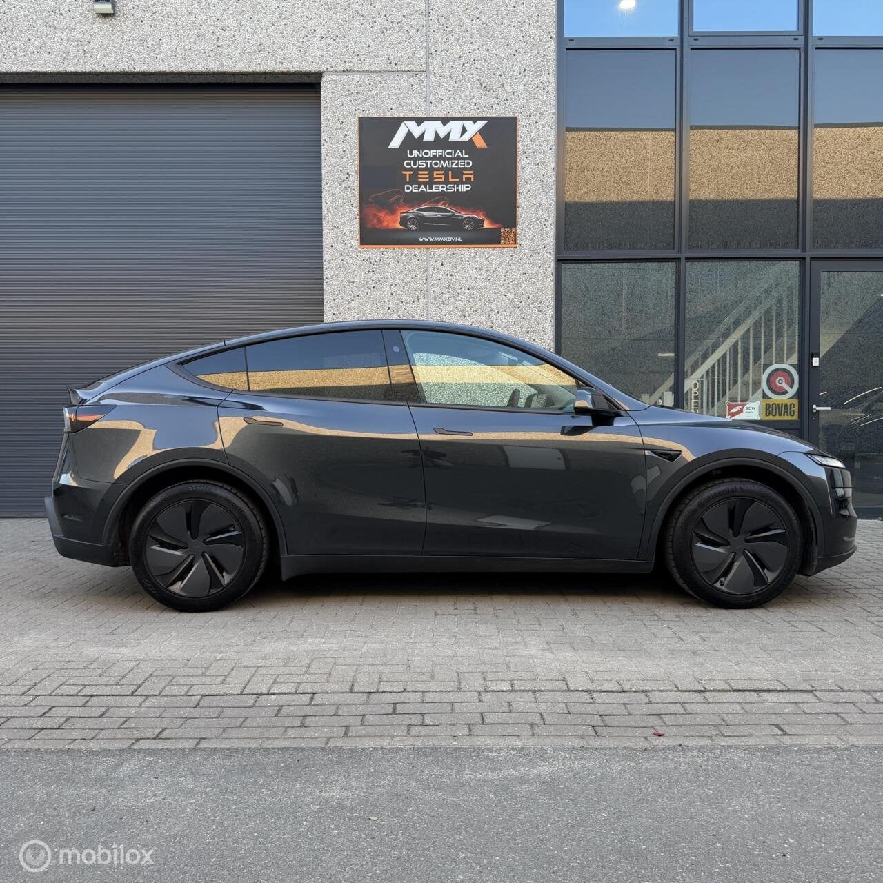 Model Y Juniper Long Range RWD + TREKHAAK, Auto's, Tesla, Automaat, Achterwielaandrijving, Zwart, 340 pk