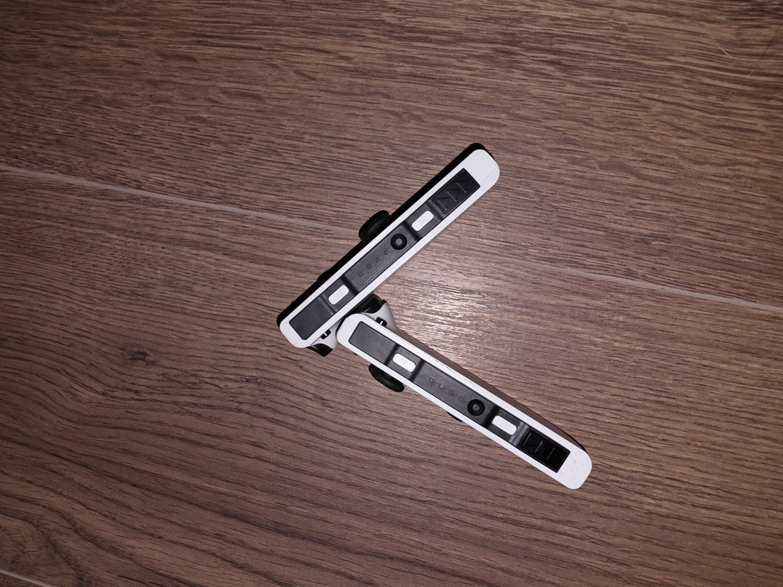 Foto 7 van Nintendo Switch OLED met 2 controllers en dock