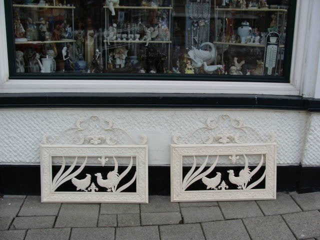 Metalen wandplaat met twee hanen - Crème, Ophalen, Onbekend, Nieuw, Onbekend